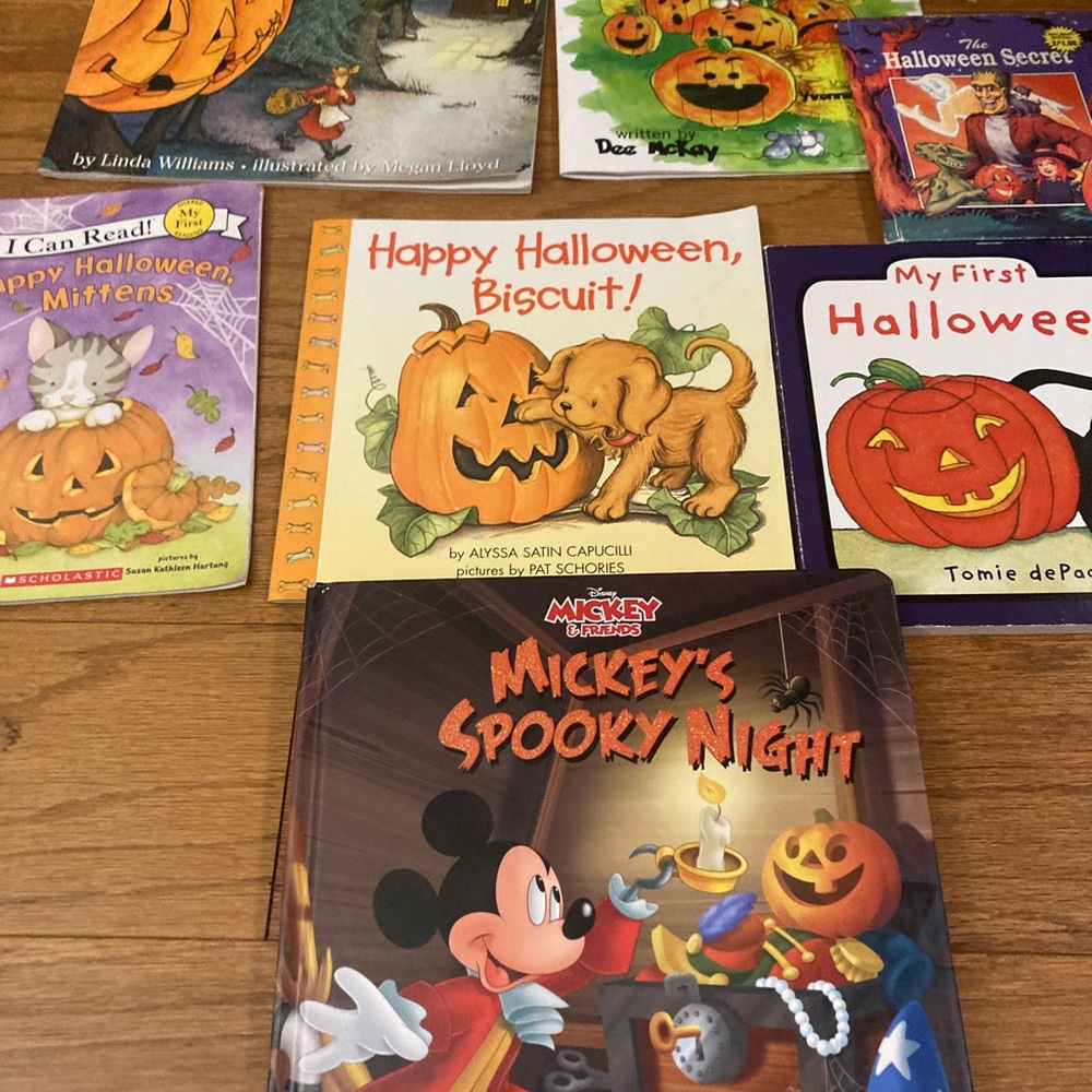 Halloween Children’s  Book Bundle like new or new 7 books total - Picture 2 of 5